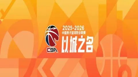 库里击败灰熊双塔，徐静雨赞叹52分壮举，科尔赞其年轻奇才